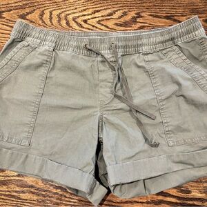 Natural Reflections Olive Cargo Shorts